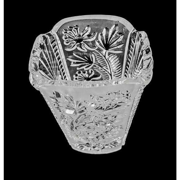 Vase Clear Pressed Glass Frosted Starburst Flower 6.5" Home Decor Vintage - Picture 5 of 15